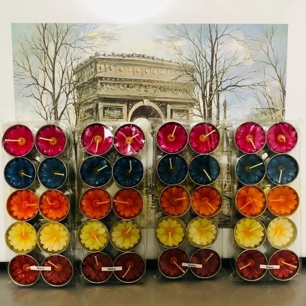‎NWOT: Daisy Tea-light Candle Set